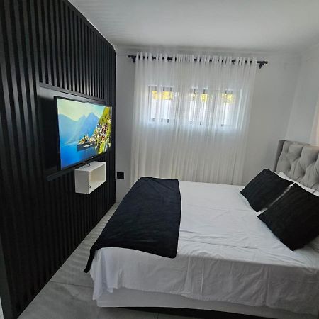 Nicky'S Guest House Роодепоорт Екстериор снимка