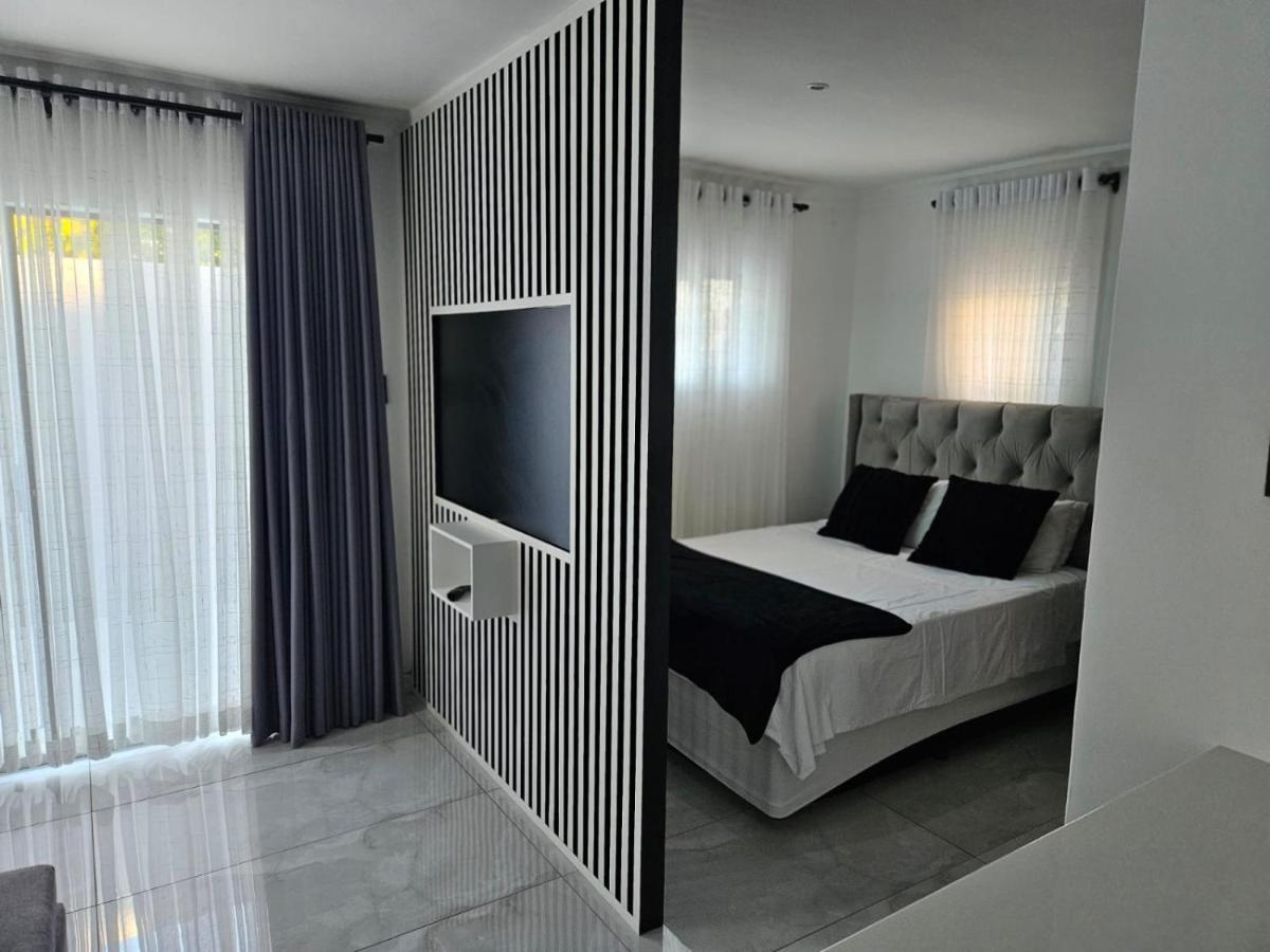 Nicky'S Guest House Роодепоорт Екстериор снимка