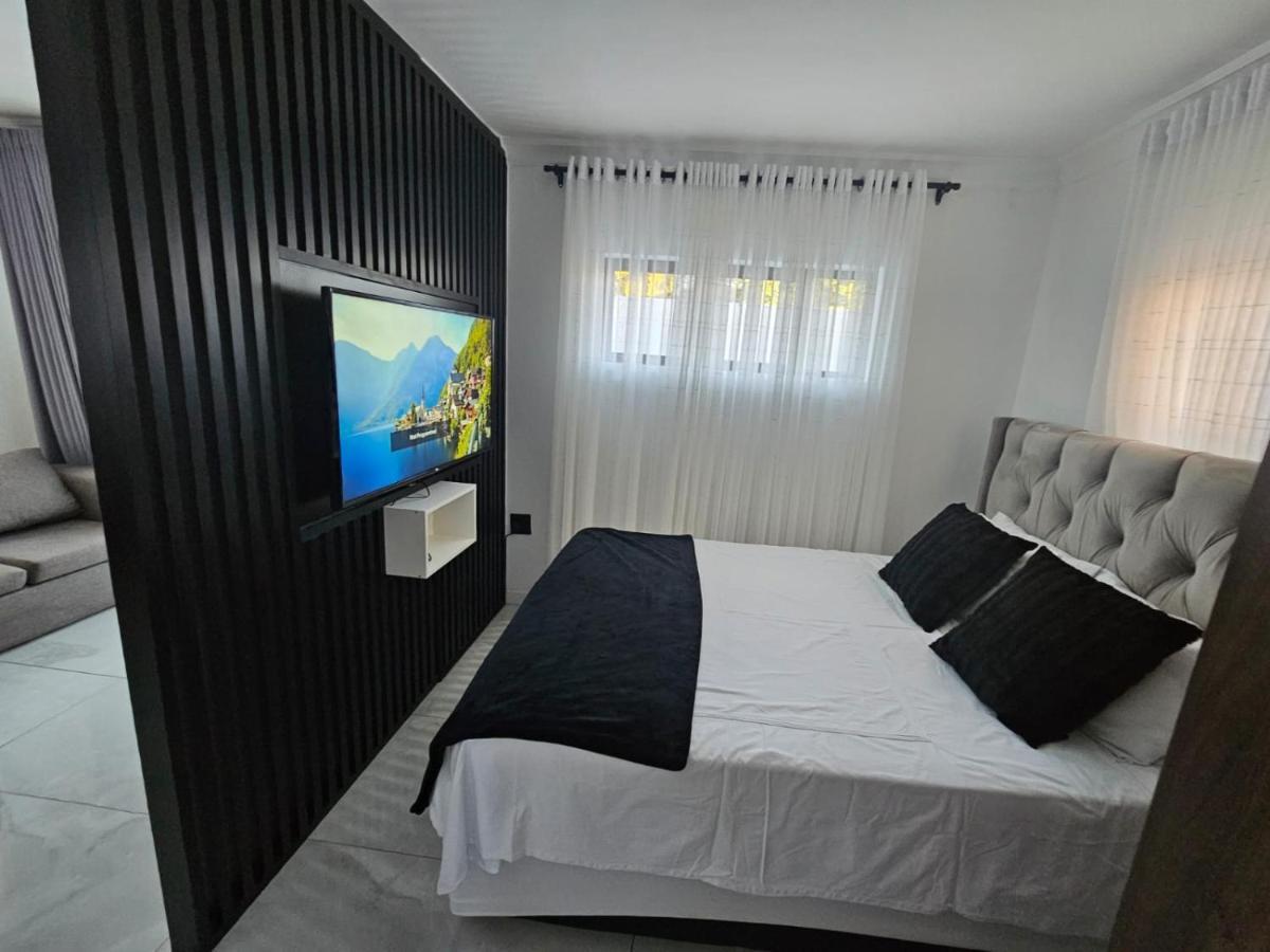 Nicky'S Guest House Роодепоорт Екстериор снимка