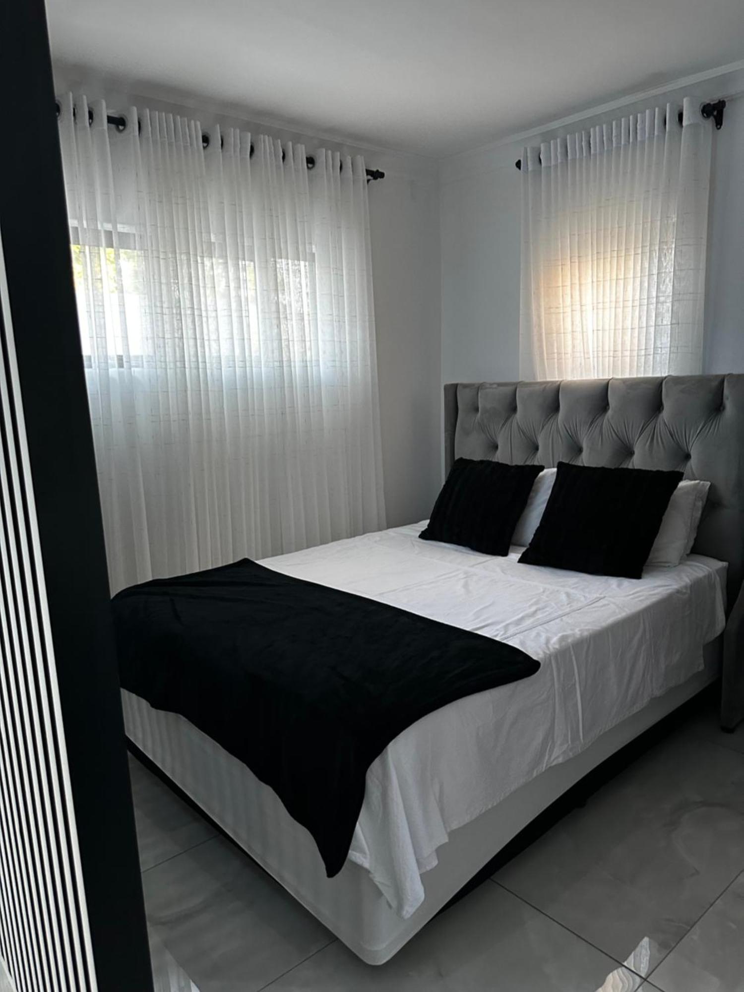 Nicky'S Guest House Роодепоорт Екстериор снимка